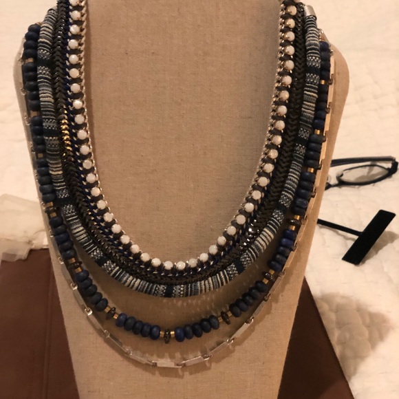 Two statement necklaces - Picture 6 of 14